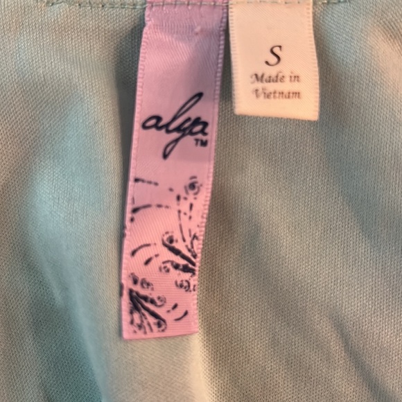 Alya tank blouse - Picture 3 of 3